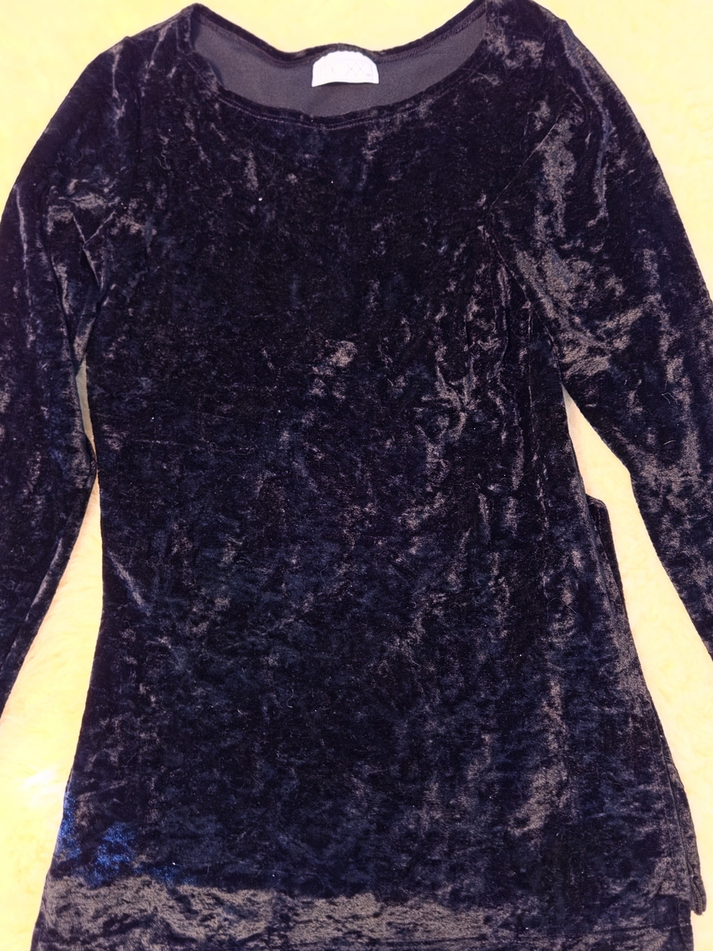 Plush Velvet Long-Sleeve Dress in Deep Navy